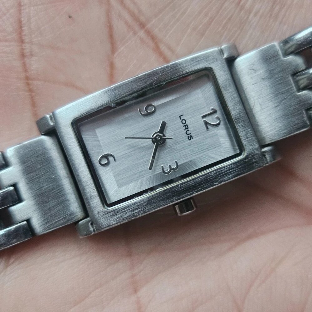 Vintage Lorus Women Wristwatch Silver Tone Japan Movement Quartz Analog Watch